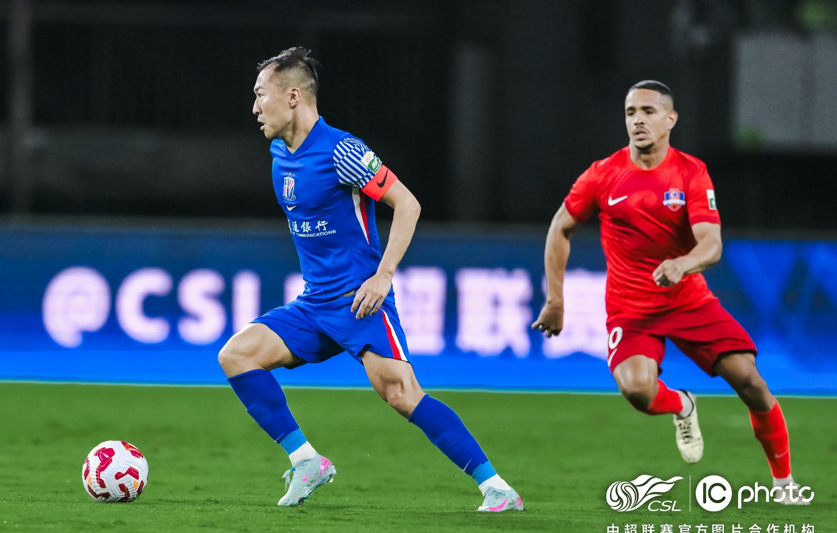 武汉三镇训练开放日，加时末段遗憾出局引欢呼，欧冠在即，年轻球员得到机会的简单介绍