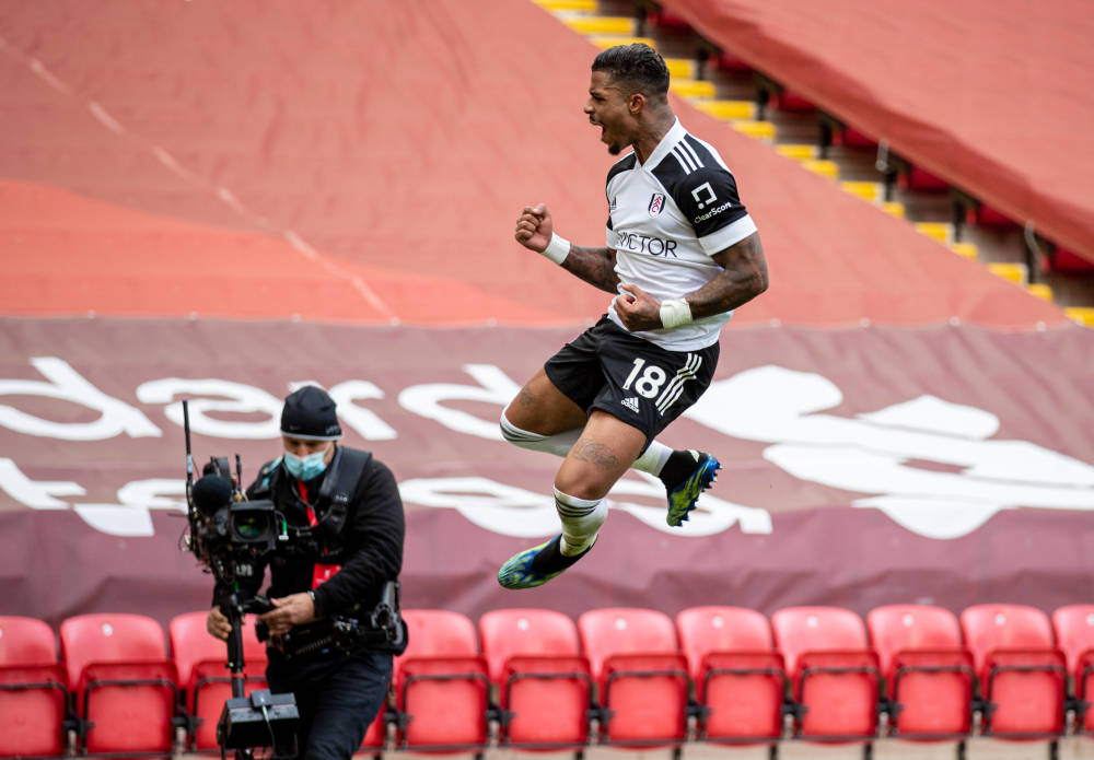 夏洛特黄蜂迎欧冠关键赛，集结日防线松动，赛场秩序良好，年轻球员得到机会的简单介绍