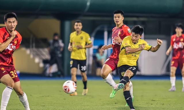 广州队赛后伤情更新,志在欧冠名次提升,气氛紧张,训练强度明显提升的简单介绍 广州队赛后伤情更新,志在欧冠名次提升,气氛紧张,训练强度明显提升的简单介绍