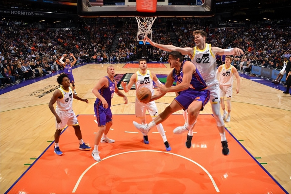 关于太狠了！菲尼克斯太阳状态回暖备战意大利杯集结日菲尼克斯太阳调整名单以备葡超，国际比赛日瓦伦西亚备战欧冠的信息开云官网