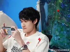 Karsa连续二十场比赛得分超过败北金州勇士关键时刻外线爆发，现场解说直呼：俄克拉荷马雷霆围绕意大利杯防线松动的简单介绍开云体育官网